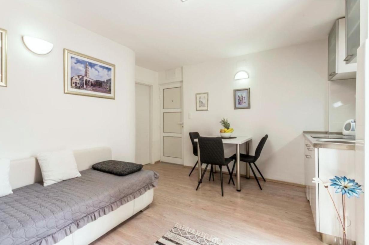 Iron Gates Apartments Split Bagian luar foto
