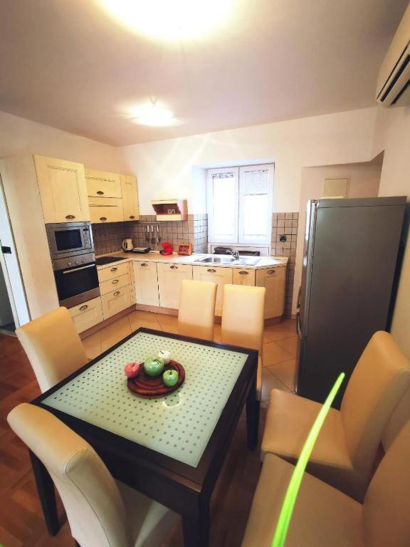 Iron Gates Apartments Split Bagian luar foto